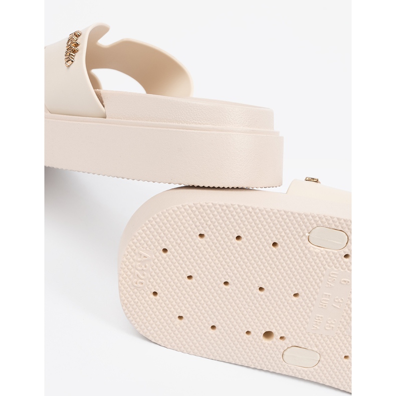 Le pantofole delle donne di Seastar beige 1