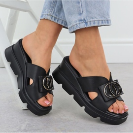 Le pantofole da donna con zeppe nera Vinceza 58464 nero 1
