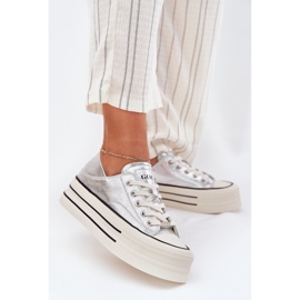 Sneakers in pelle da donna sulla piattaforma d'argento Goe RR2N4108 2
