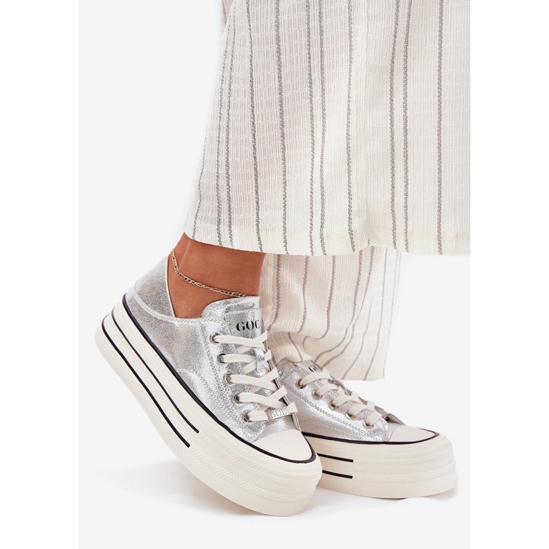 Sneakers in pelle da donna sulla piattaforma d'argento Goe RR2N4108 1
