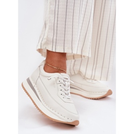Sneaker in pelle femminile sulla piattaforma bianca Big Star RR274A333 bianco 2