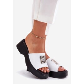 Flip in pelle femminile con un bianco Vinceza 79526 1