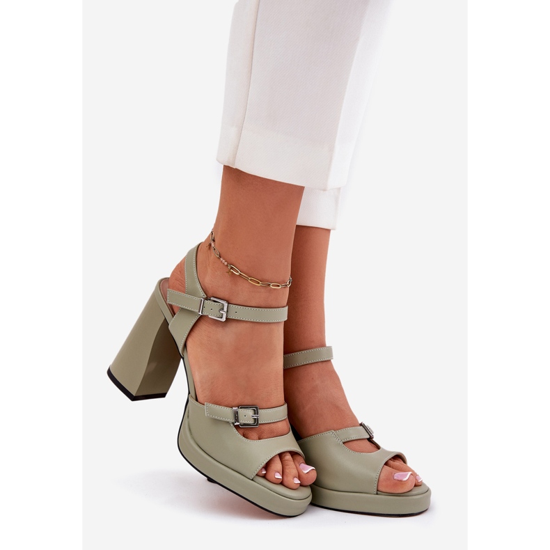 Sandali in pelle femminile sulla Vinceza 77110 post verde 1