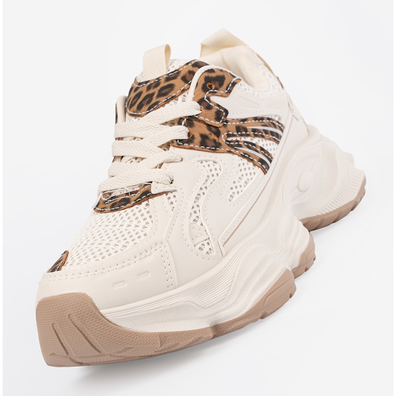 Sneaker femminili su una sola suola di leopardo beige 1