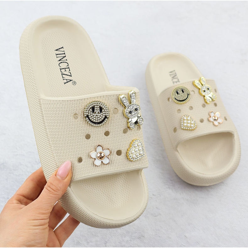 Vinceza Flop di schiuma per la spiaggia della piscina sulla piattaforma beige con decorazioni Vincez 76055 1