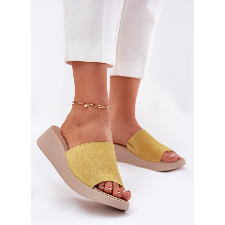 Flip in pelle scamosciata femminile sul cuneo Panto Fino RR267038 giallo 2