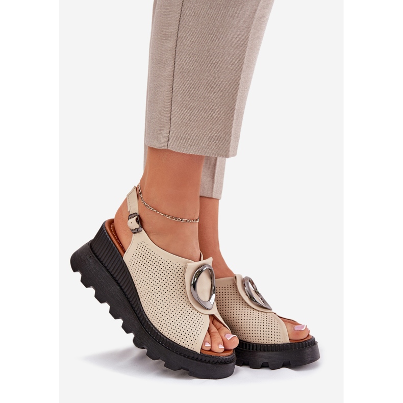 ARTIKER Sandali in pelle da donna con cuneo con decorazione artker 56c0111 beige 1