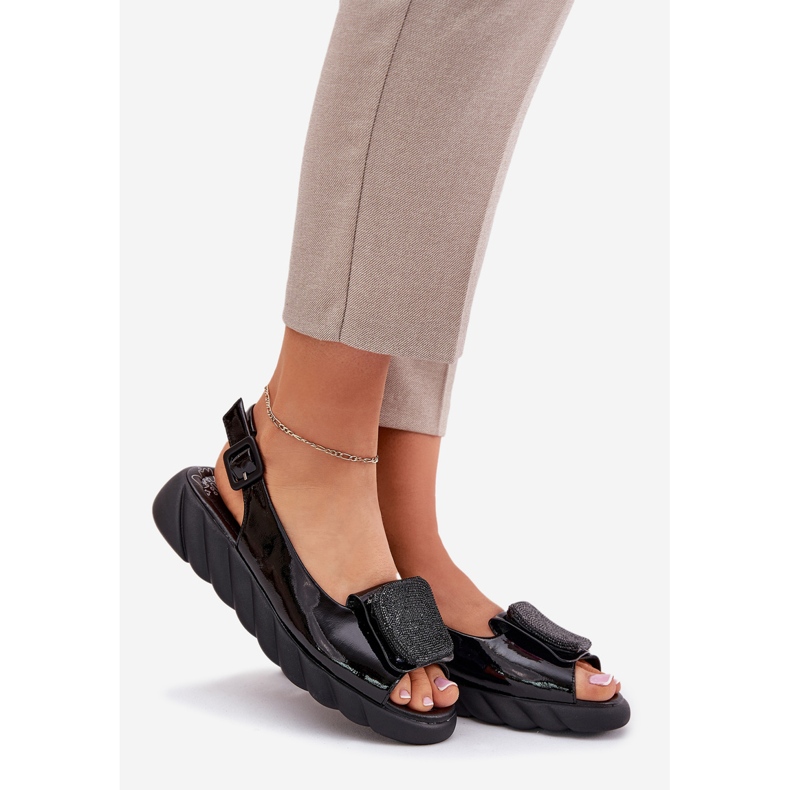 ARTIKER Sandali da donna laccati in pelle con cuneo con decorazione artker 56c1564 nero 1