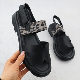 Sandali in pelle femminile con stampa leopardo Vinceza 66780 nero 1