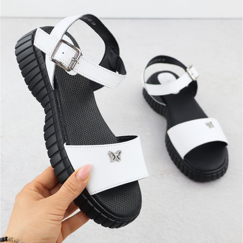 Sandali in pelle da donna su una suola spessa con una farfalla bianca filippo ds6811 bianco 1