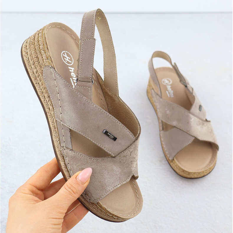 Sandali in pelle da donna con spicchi comodi beige helios 146 1