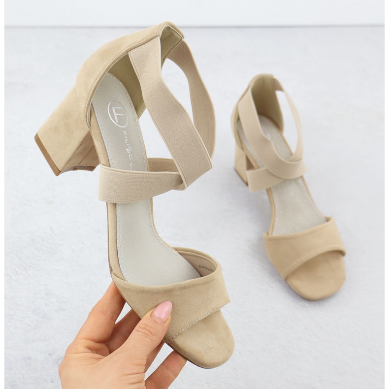 Sandali da donna sul post inserito su The Beige Elastics Filippo DS6920 1