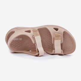 Sandali in schiuma femminile sulla piattaforma Big Star RR274A515 beige 2
