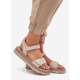 Sandali in pelle da donna sulla piattaforma beige Zazoo 40443 1