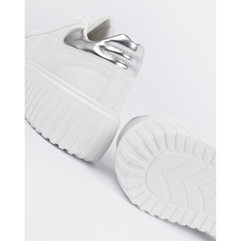 Shelvt Sneaker da donna bianca con inserti d'argento 1