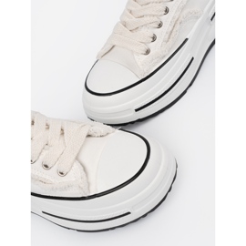 Shelvt Sneaker da donna bianca sulla piattaforma bianco 1