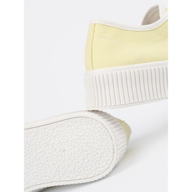 Shelvt Sneaker allacciate gialle su una suola spessa giallo 1