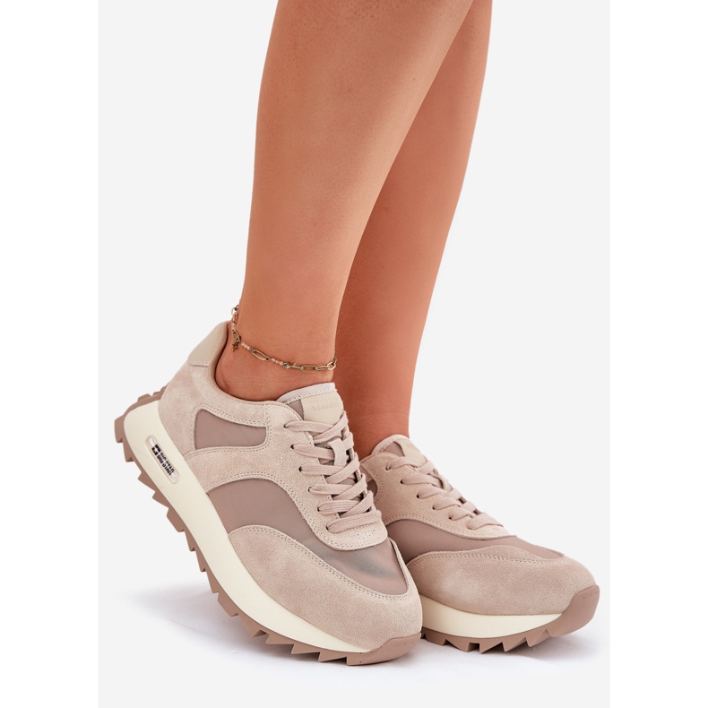 Sneakers in pelle scamosciata sulla piattaforma femminile di Big Star RR274897 femminile RR274897 beige 1