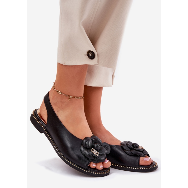 Sandali piatti in pelle con decorazione Chebello 4642 Nero 1
