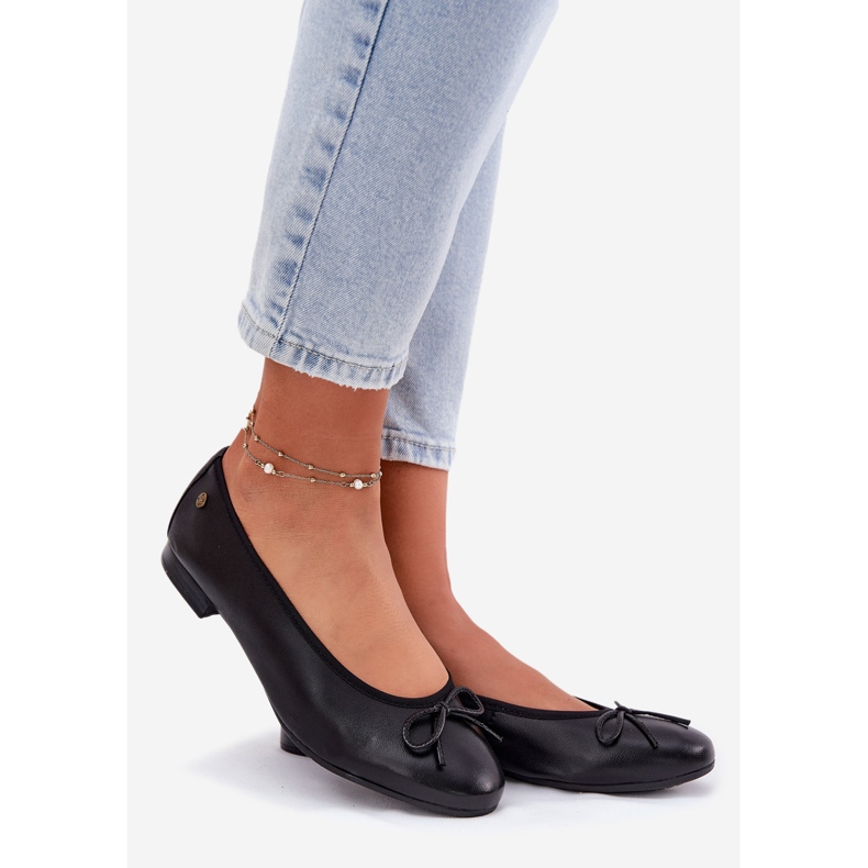 Ballerinas in pelle femminile Maciejka P6800-01 Nero con arco 1