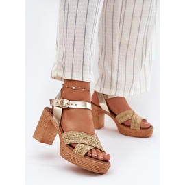Sandali in pelle sul pilastro con treccia su Zazoo 40460 Stripe d'oro 2