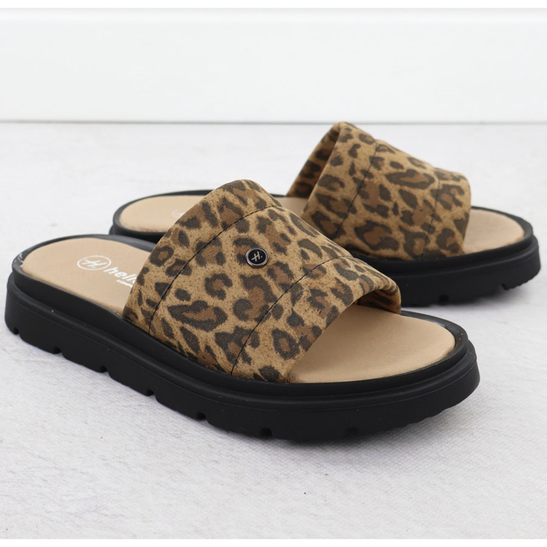Pantofole in pelle femminile sulla piattaforma con beige Helios 156.731 2