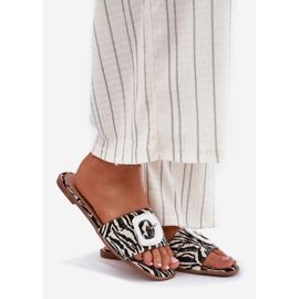 Inna Infradito da donna piatto con una fibbia zebra decorativa bianco 1