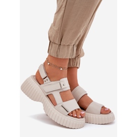 EVento Sandali in pelle da donna sulla piattaforma beige 1