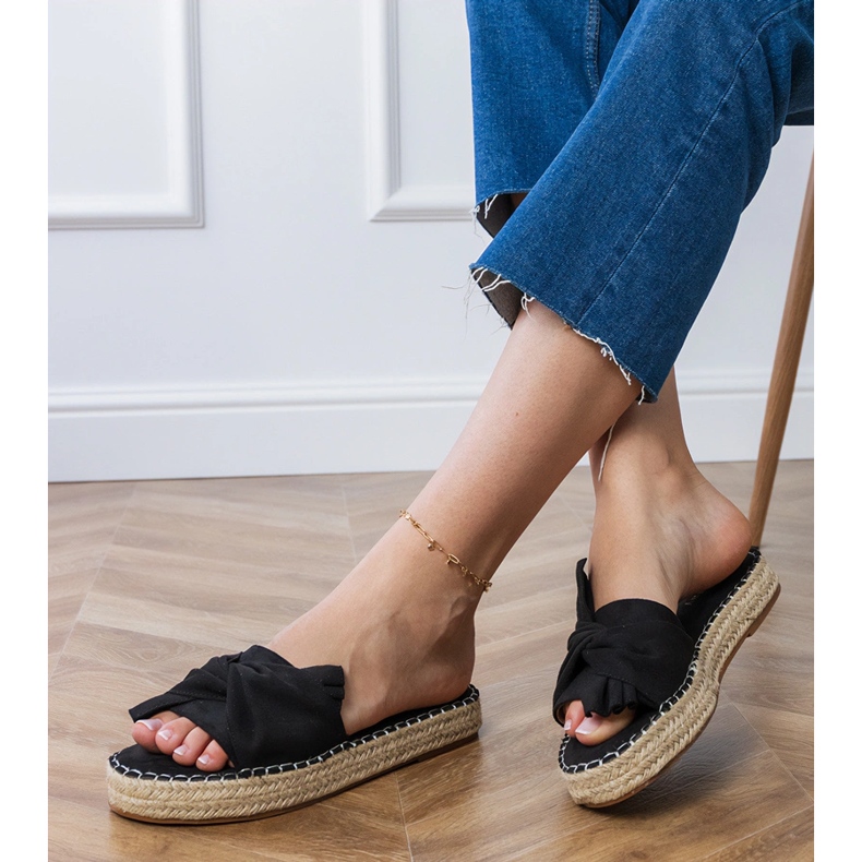 Espadrille nere con un arco nero 2