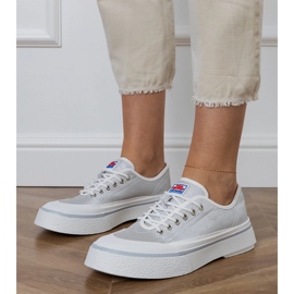 Sneaker da donna grigia sulla piattaforma grigio 1