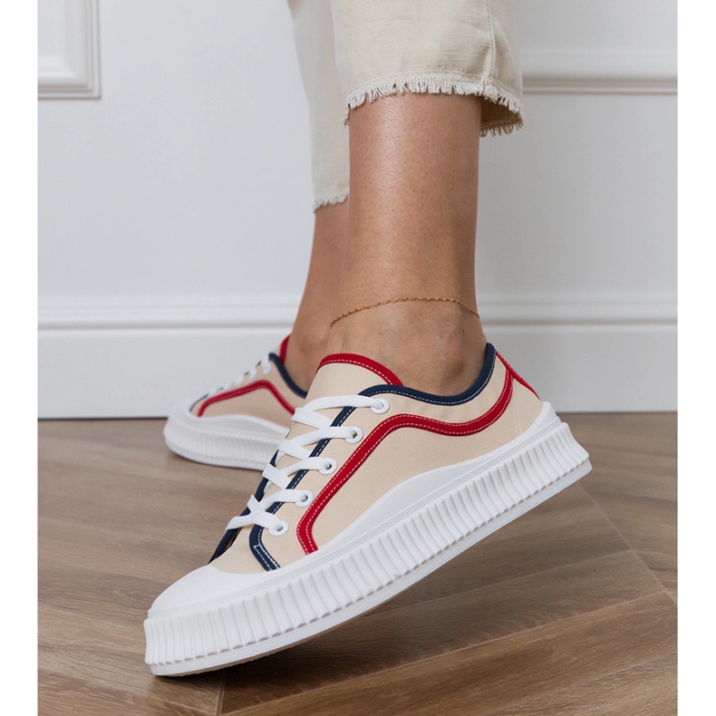 Sneakers beige con plateau da donna 2