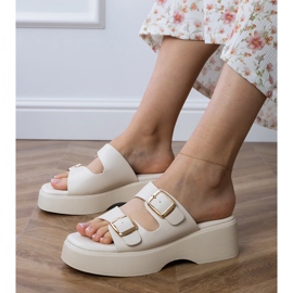 Infradito bianco con strisce 1