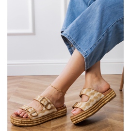 Lembi beige con morsetti su strisce 2