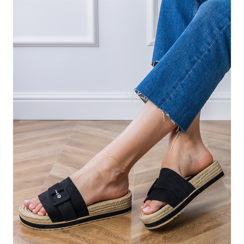 Flip -flip neri sulla piattaforma con una fibbia decorativa nero 2