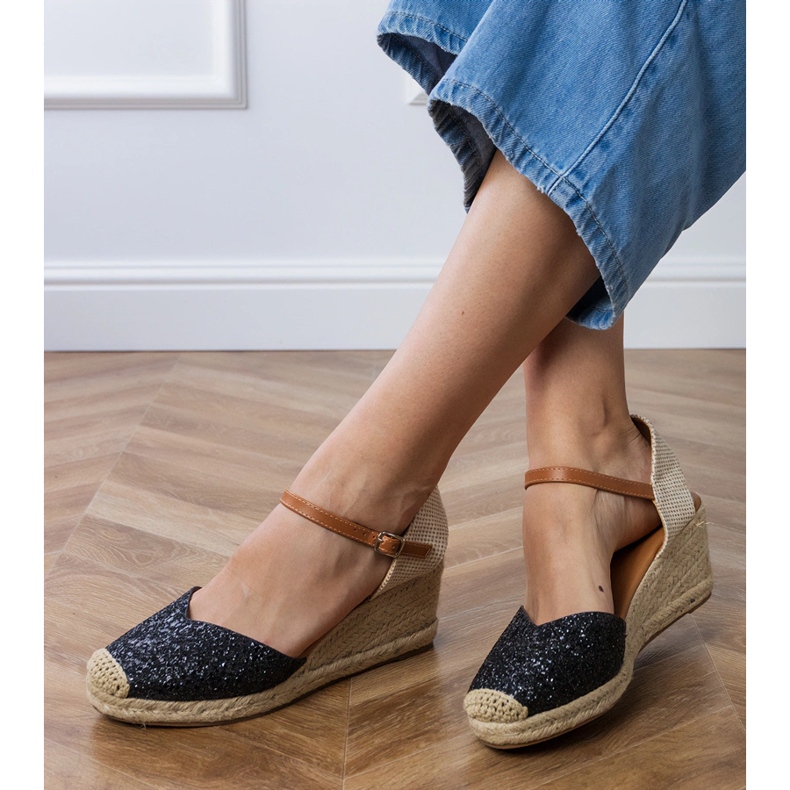 Sandali di broccato nero su cuneo 2