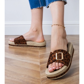 Panther Flip Flops sulla piattaforma con una fibbia sulla barra marrone 2