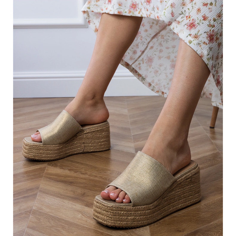Flip d'oro classici di espadrilles sulla piattaforma 1