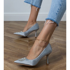 Pompe di raso d'argento con zirconi 2