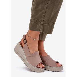 ARTIKER Sandali da donna realizzati in pelle naturale per un cuneo artker 54c0788 beige scuro 1