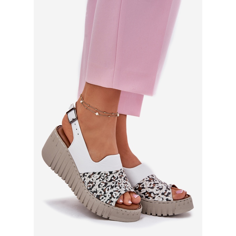 ARTIKER Sandali da donna realizzati in pelle naturale su cuneo artker 56c0958 bianco 1