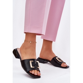 Vinceza Eleganti pantofole da donna su un blocco con un dettaglio dorato di Vincez 62229 nero 2