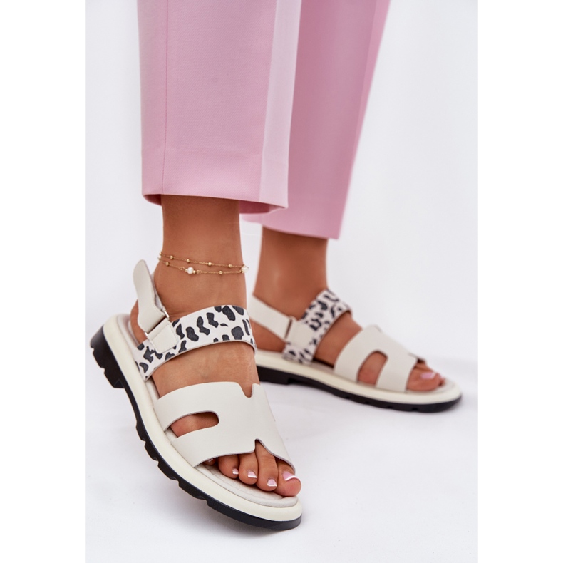 Vinceza 66780 sandali leopardo beige con tacchi piatti 2