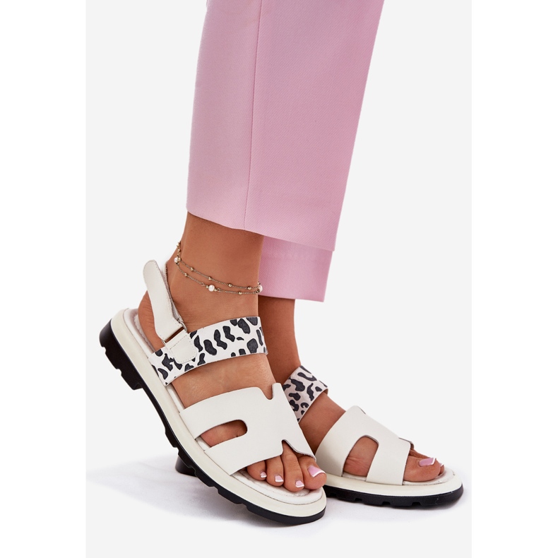 Vinceza 66780 sandali leopardo beige con tacchi piatti 1