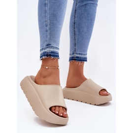 EVento Pantofole di schiuma da donna sulla piattaforma beige 2