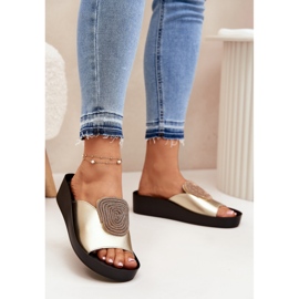 S.Barski Flip-flop in pelle femminile con un ornamento KV51-028 PLN d'oro 2