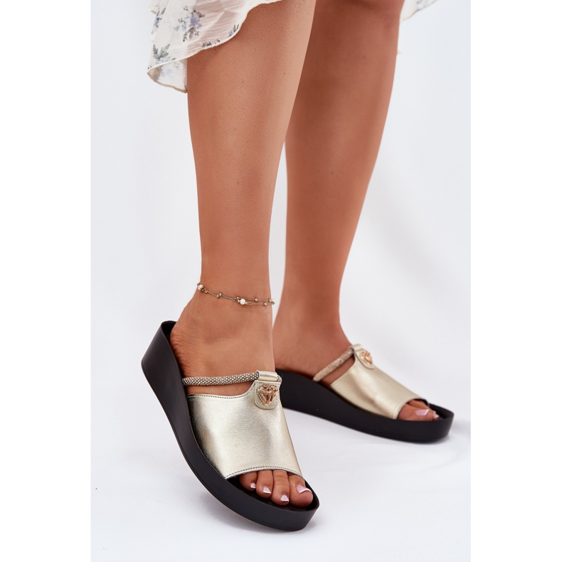 S.Barski Flip-flop in pelle femminile con una striscia dorata decorativa Kv51-034 d'oro 2