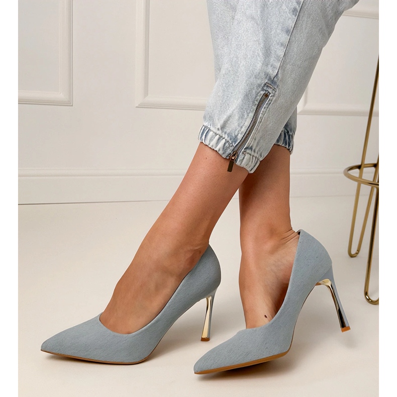 Jeans classici pompe su una spilla dorata blu 2
