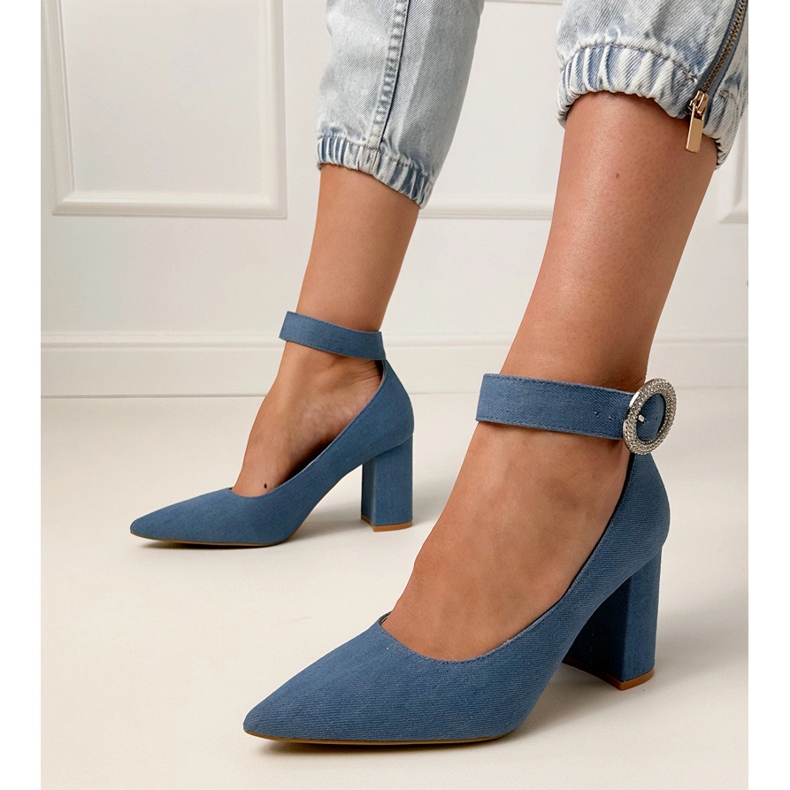 Pompe in denim sul palo con fibbia e zirconi blu 1