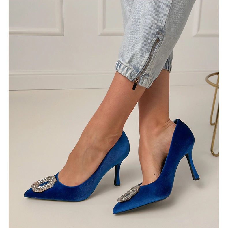 Pompe blu navy su un perno con zirconi 1