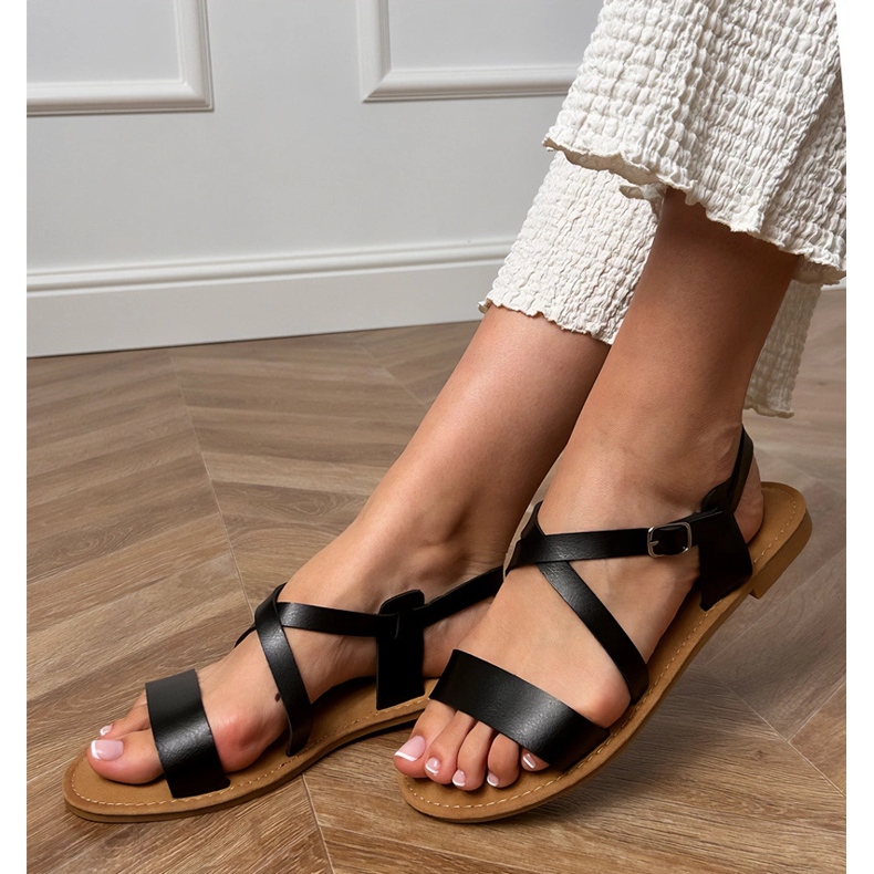 Sandali piatti neri con cintura nero 1